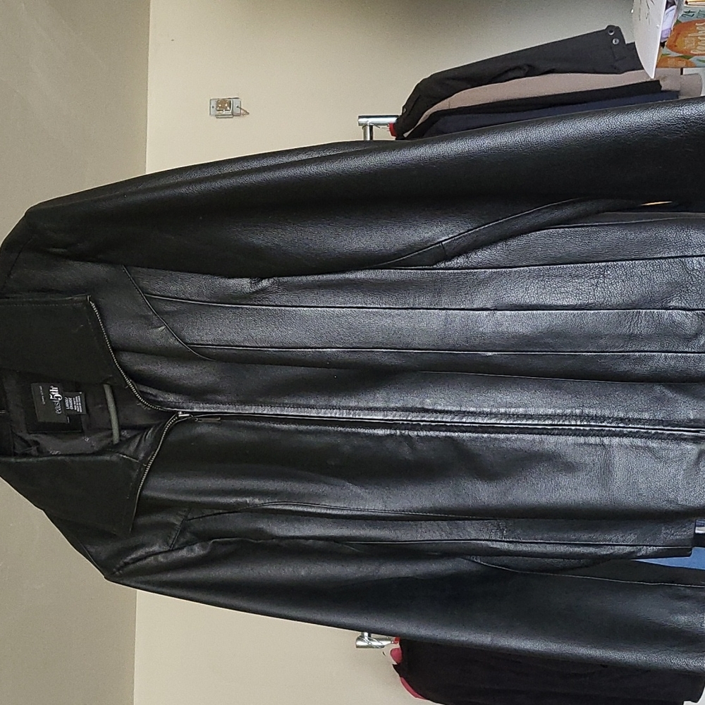 Leather jacket - Picture 3 of 3